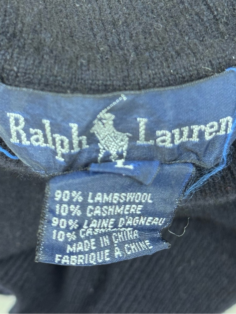 Vintage 1990s Ralph Lauren Women’s Lambswool Cashmere Turtleneck Sweater in Navy - Picture 4 of 10